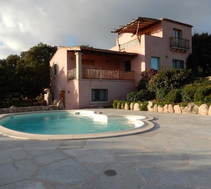 Processo per abusi edilizi dissequestrate otto ville 