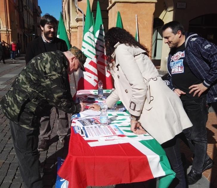 Forza Italia scende in piazza «Vogliamo più sicurezza»
