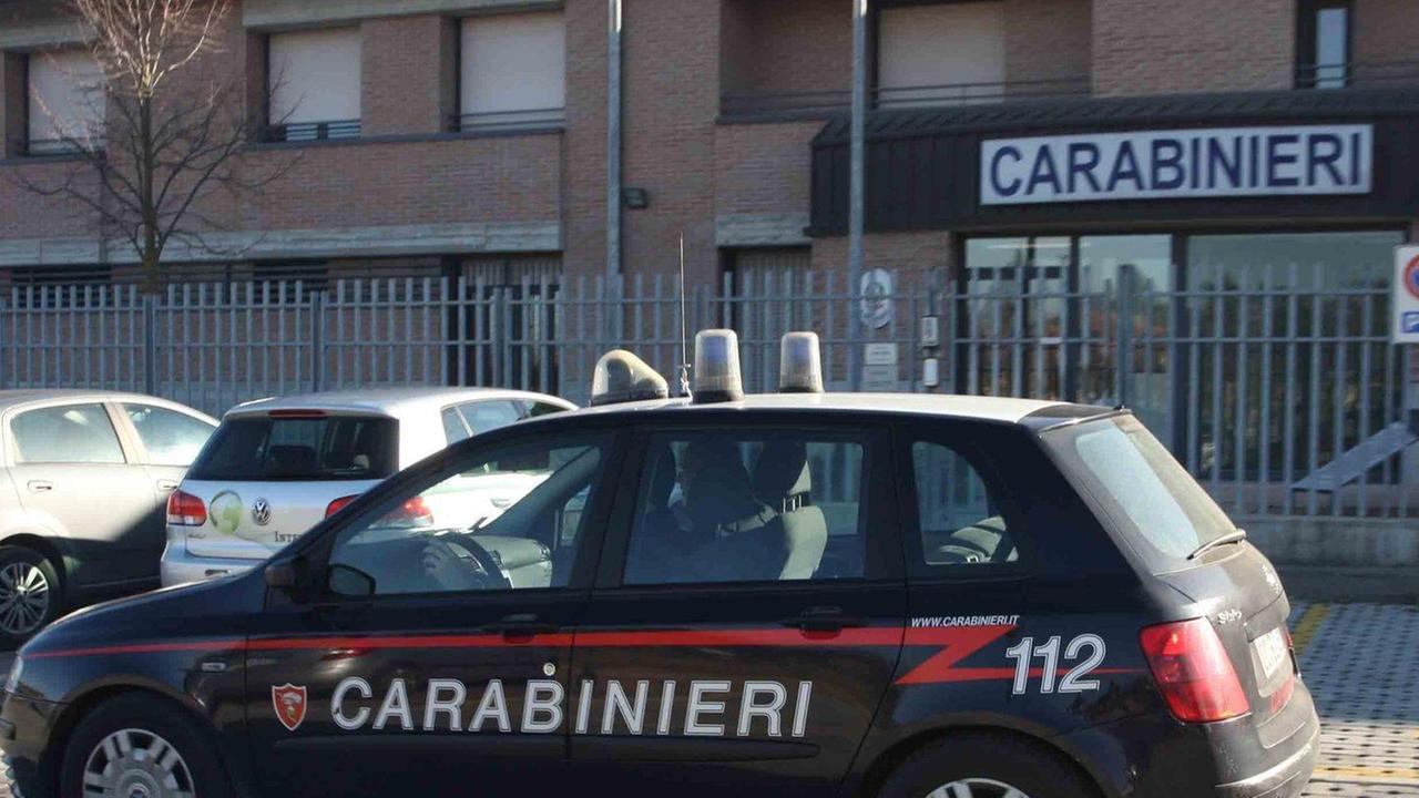 Ruba il portafogli al cliente Denunciata barista 27enne