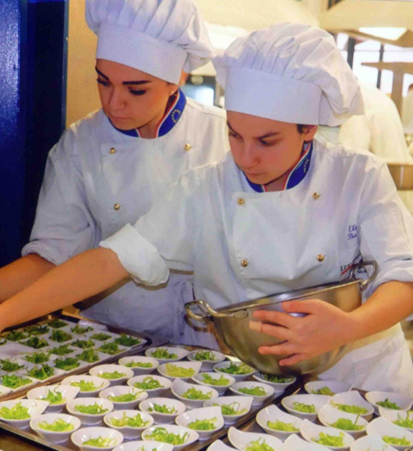 Piatti da foto al “Vergani” «Cucine da incubo? Non qui»