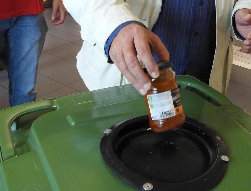 Dove lo butto l’olio da cucina? «Basta fare una convenzione» 