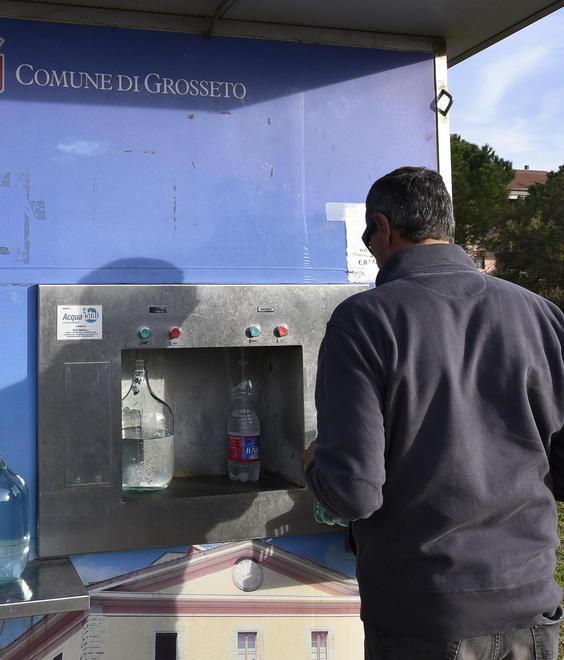E la casetta dell’acqua è sempre “a secco” 