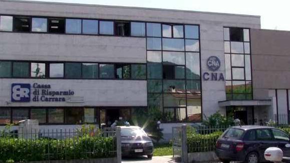 «Bisogna anche andare via per trovare le commesse»