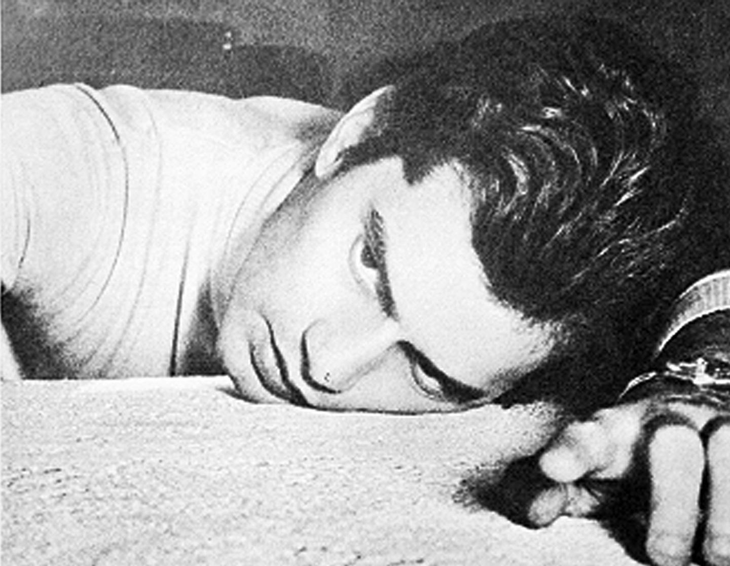 “Il mio posto nel mondo”, omaggio a Luigi Tenco un artista fuori dal coro   