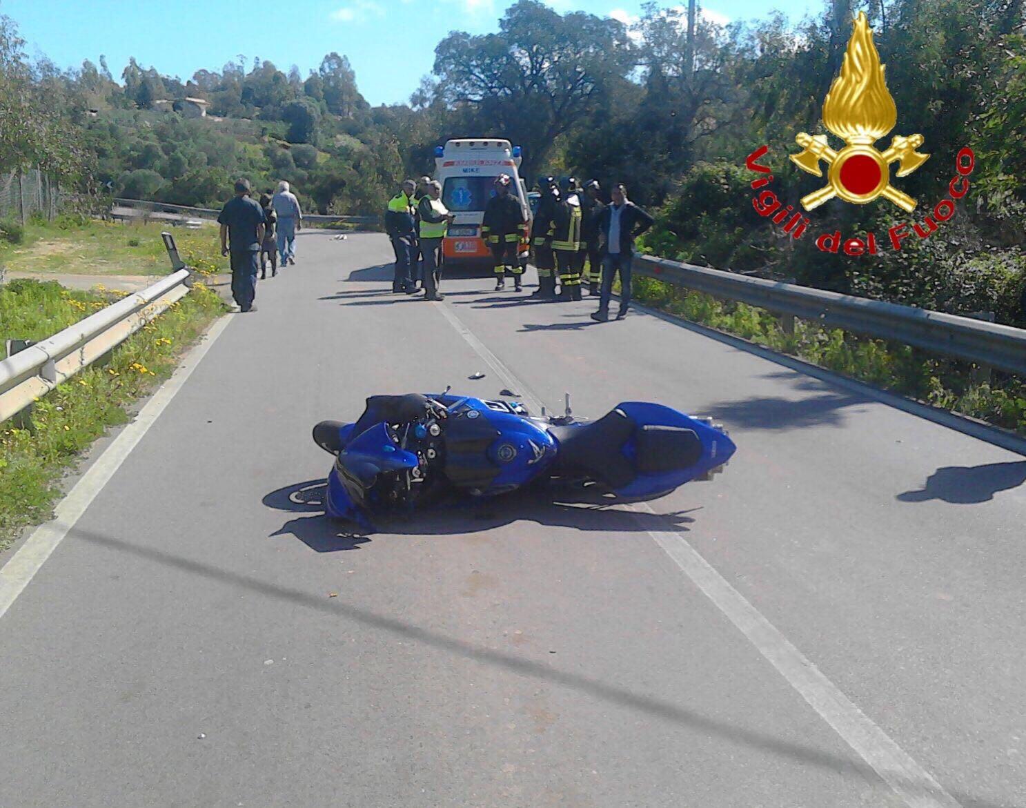 Cade con la moto per evitare un cane, gravissimo un centauro a Siniscola 