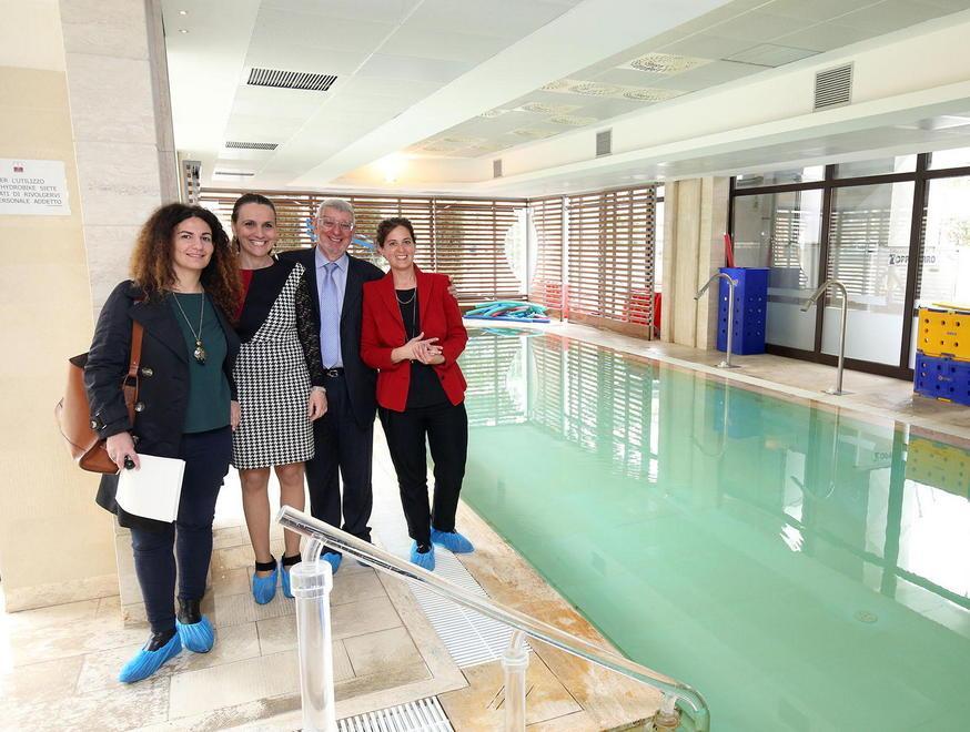 Sopralluogo alla piscina delle Terme Redi al termine dei lavori di manutenzione (Foto Nucci)