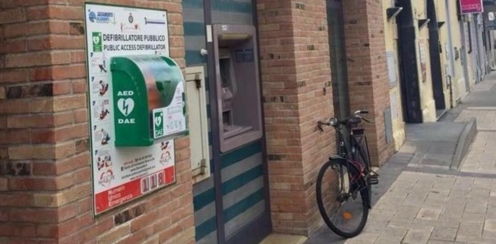 La postazione in corso Matteotti in corrispondenza della filiale della Cassa di risparmio di San Miniato