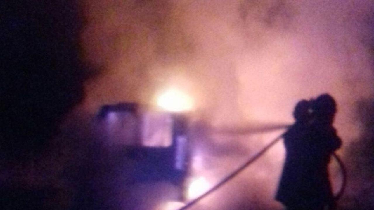 In fiamme un furgone rubato