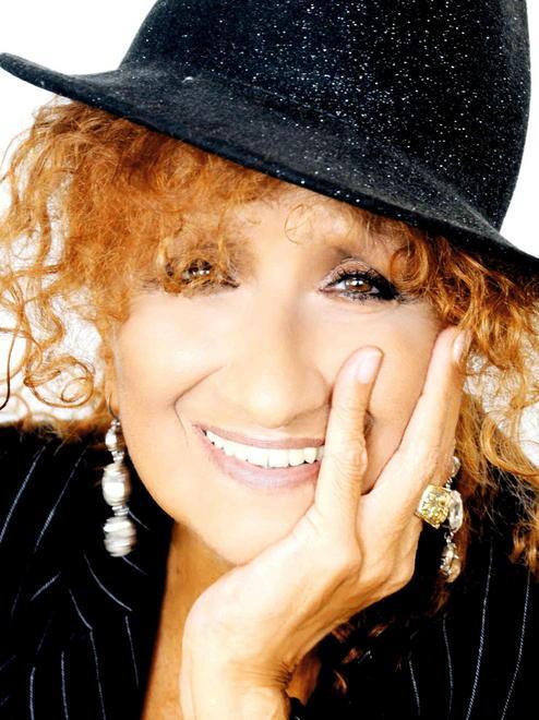 Anna Mazzamauro nei panni della star televisiva 