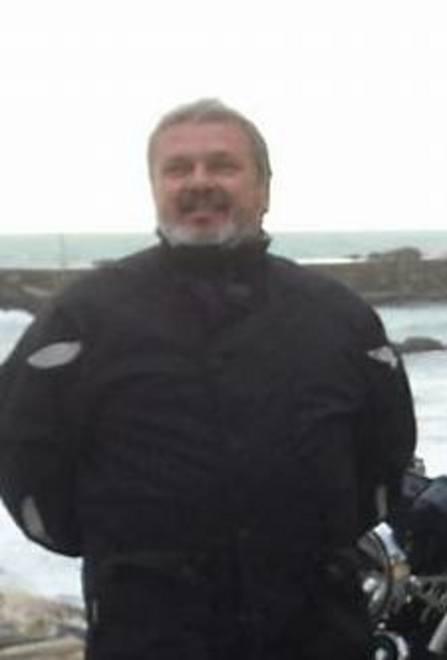 Muore un motociclista, altri due feriti 