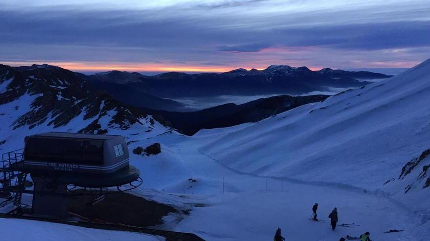 In Val di Luce la magia di sciare all’alba