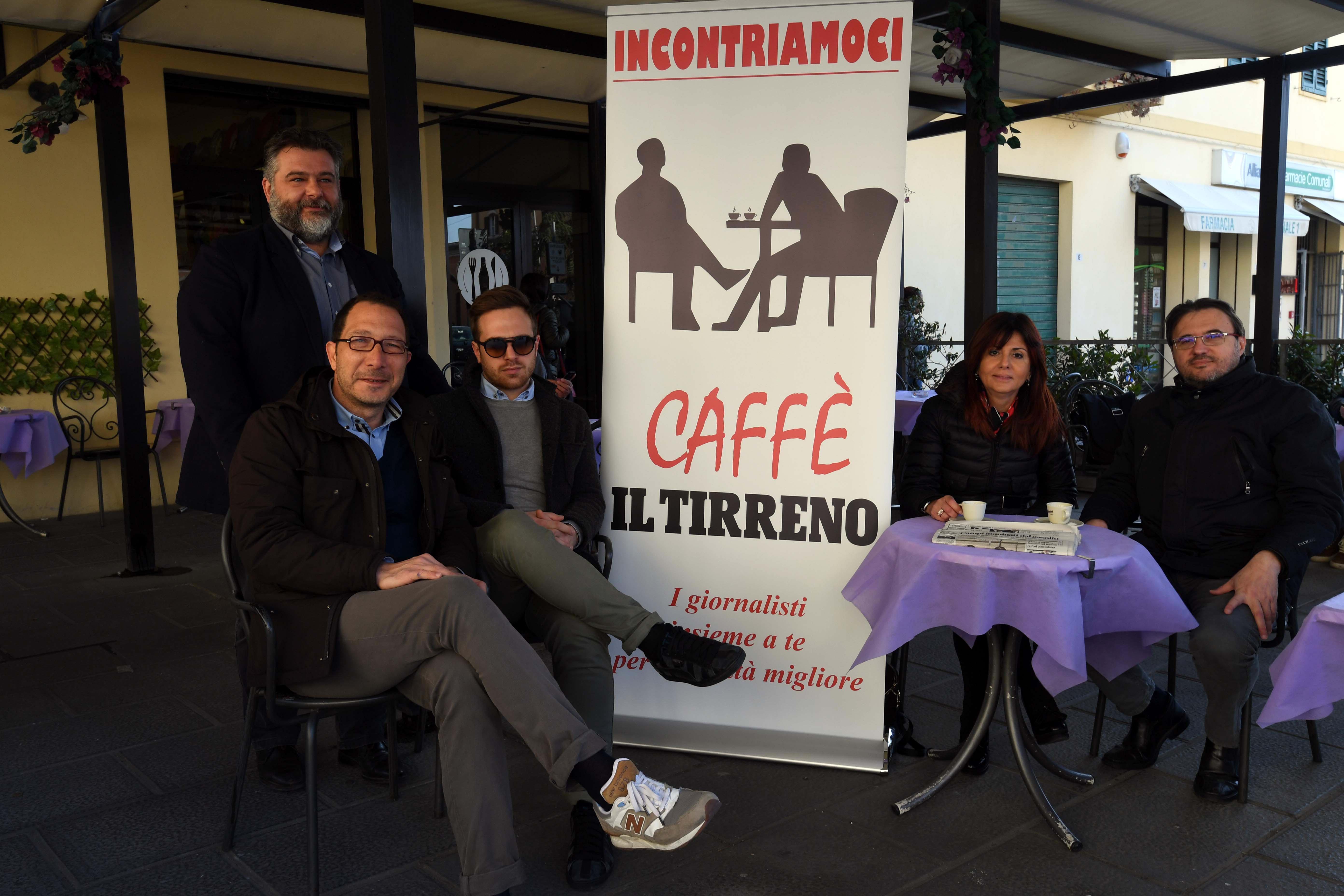 I giornalisti al Caffè Tirreno