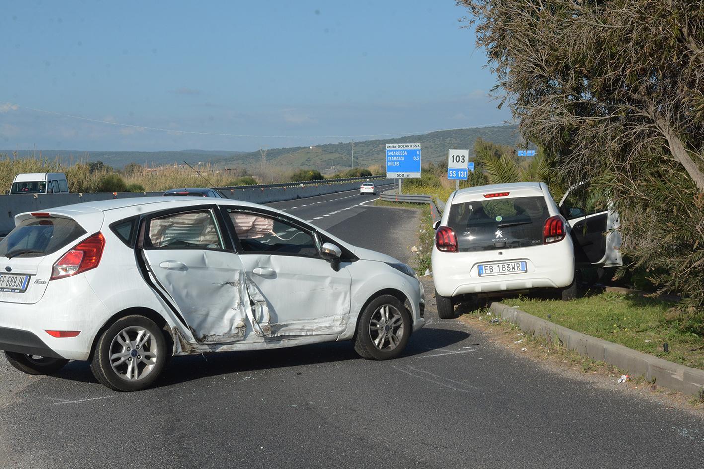 Le auto coinvolte nell'incidente sulla 131