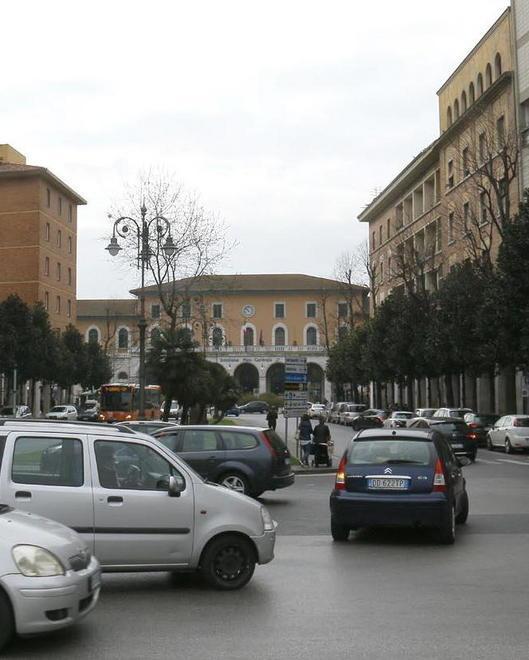 Questura spostata nell’ex Provincia? Si alza un coro di sì 