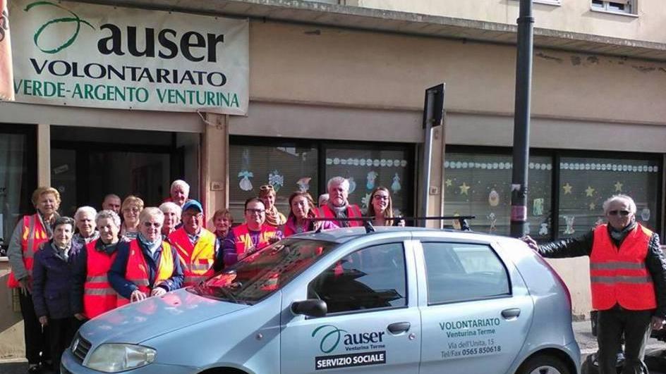 Nuova autovettura dell’Auser Gran festa per l’inaugurazione