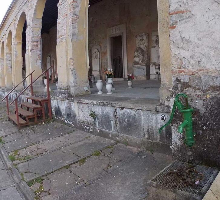 Metà camposanto resta senz’acqua 