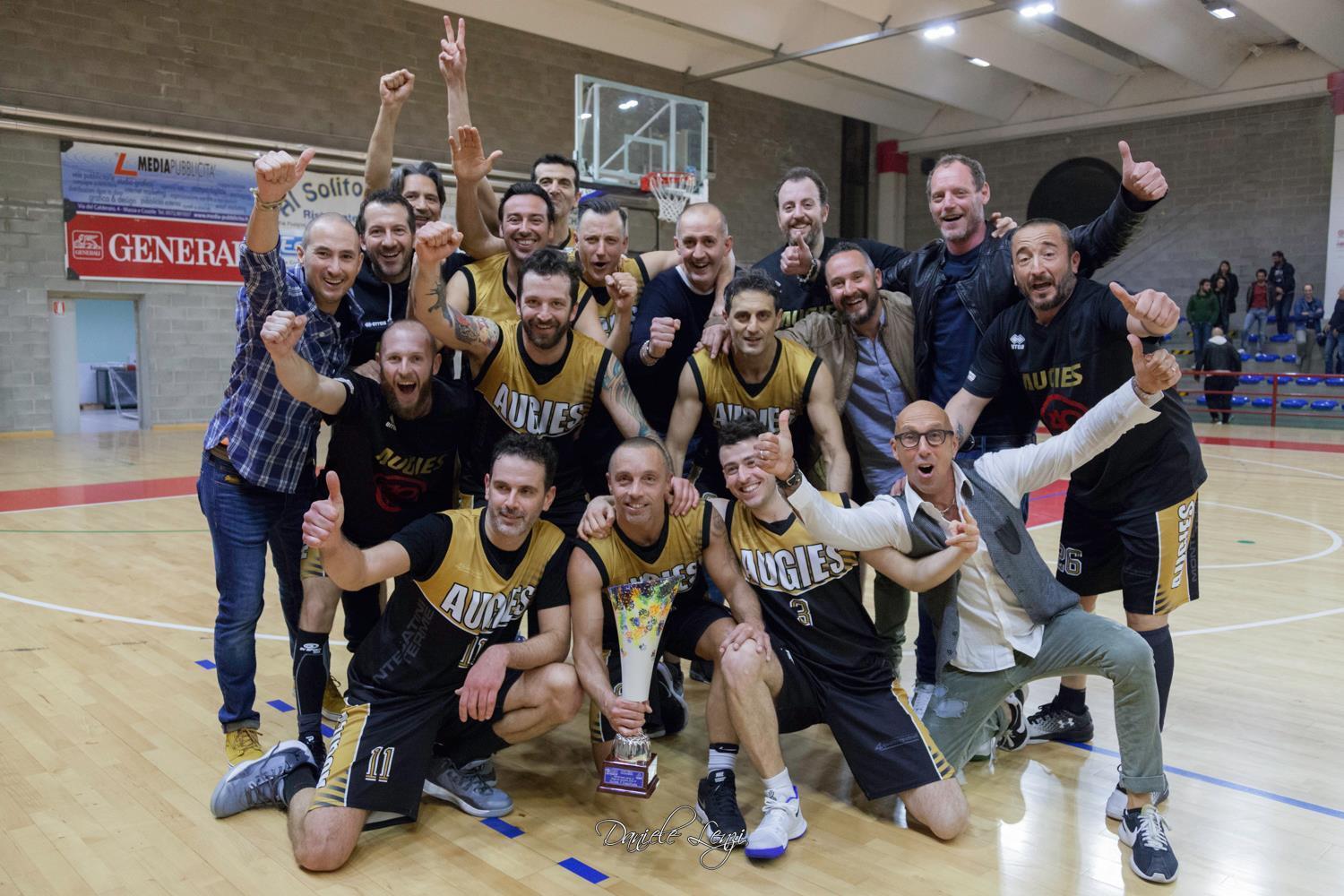 La squadra degli Augies Montecatini campione provinciale Uisp