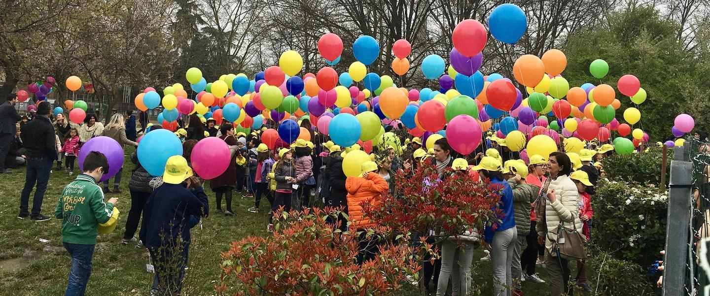 Palloncini di primavera alle Rodari con spazi nuovi