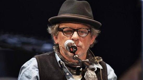 Tutta la poesia di Gianmaria Testa portata sul palco da Paolo Rossi