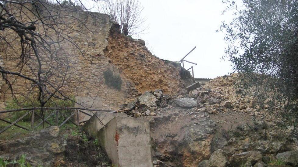 Crollo delle mura, il caso è archiviato