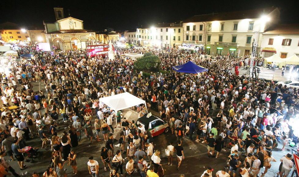 La passata edizione della Notte Bianca a Monsummano (foto Nucci)