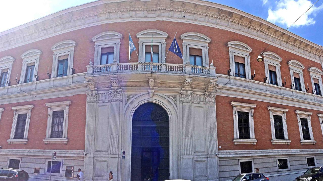 Ferrara: crac vecchia Carife, 27 nuovi indagati