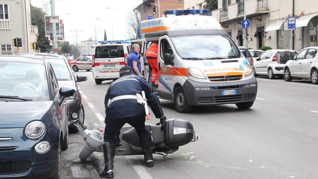 L'incidente di via Machiavelli (foto Batavia)