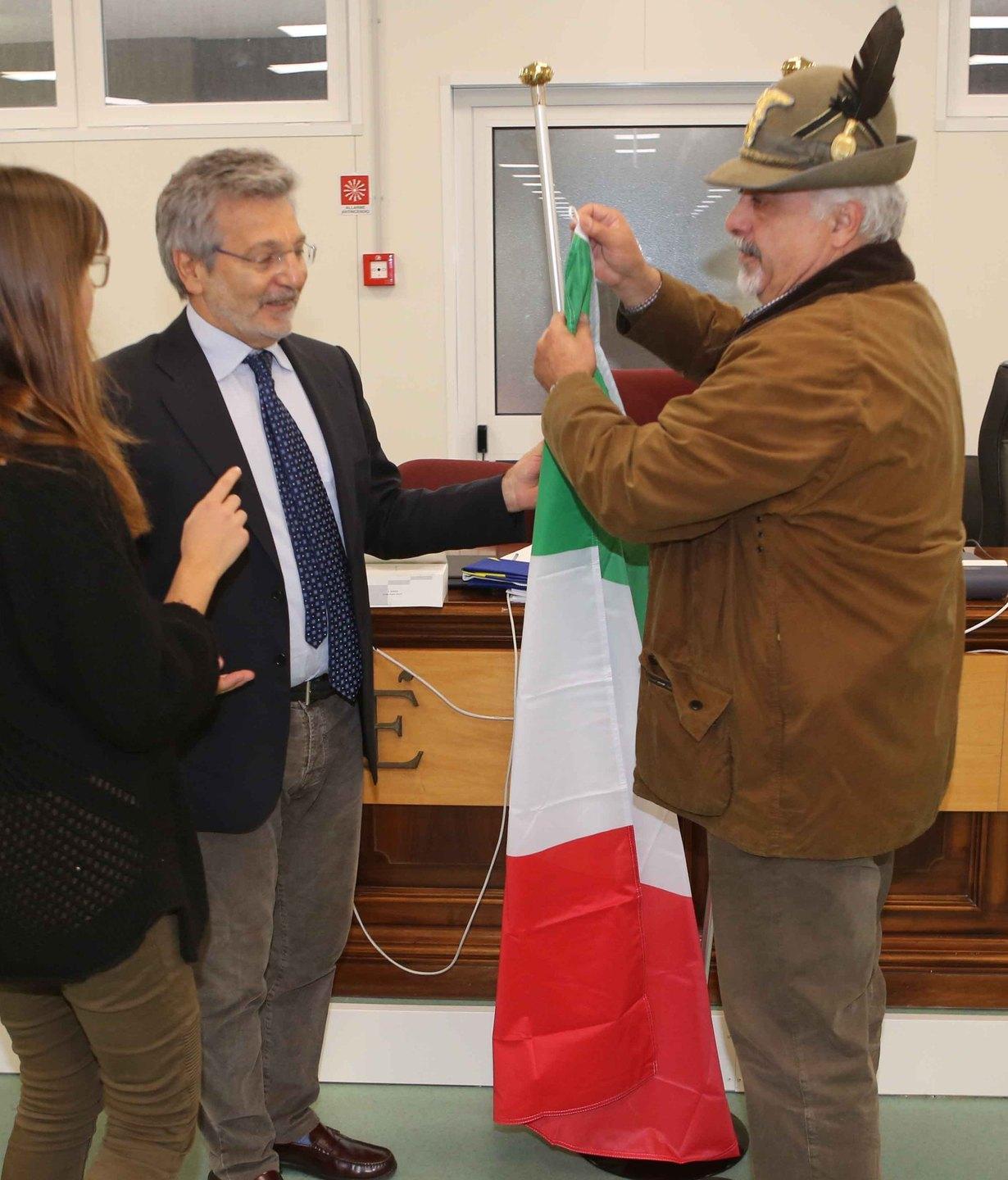In aula sventola il Tricolore degli Alpini