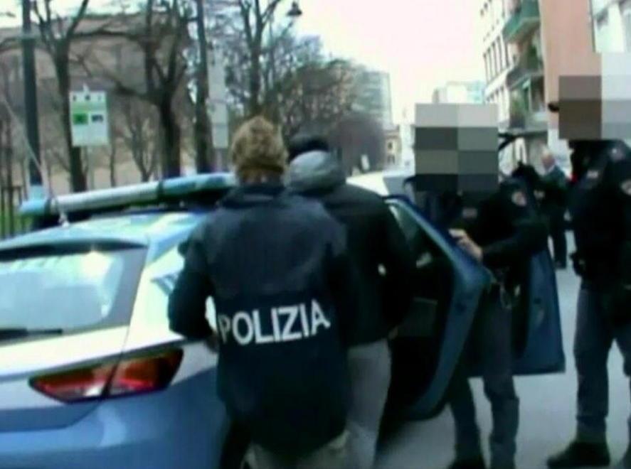 Droga, soldi riciclati con l’acquisto di un bar 