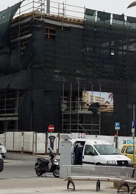 Sos per il cantiere davanti al pontile «Non lavoro più» 