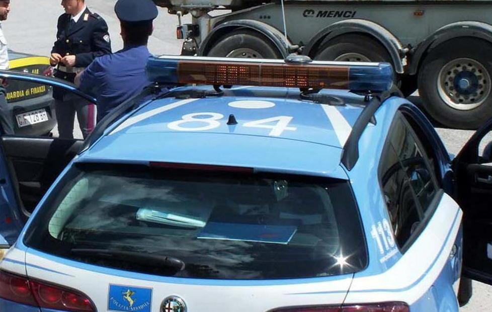 Si uccide gettandosi in mare con la carrozzina 
