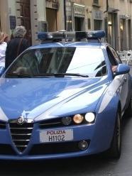 Papà lo sgrida, lui lo schiaffeggia 