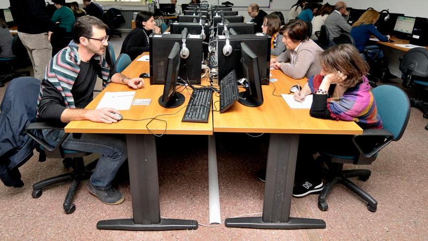 "Caporalato di Stato": in cattedra da 40 anni esamina i candidati a un euro a compito