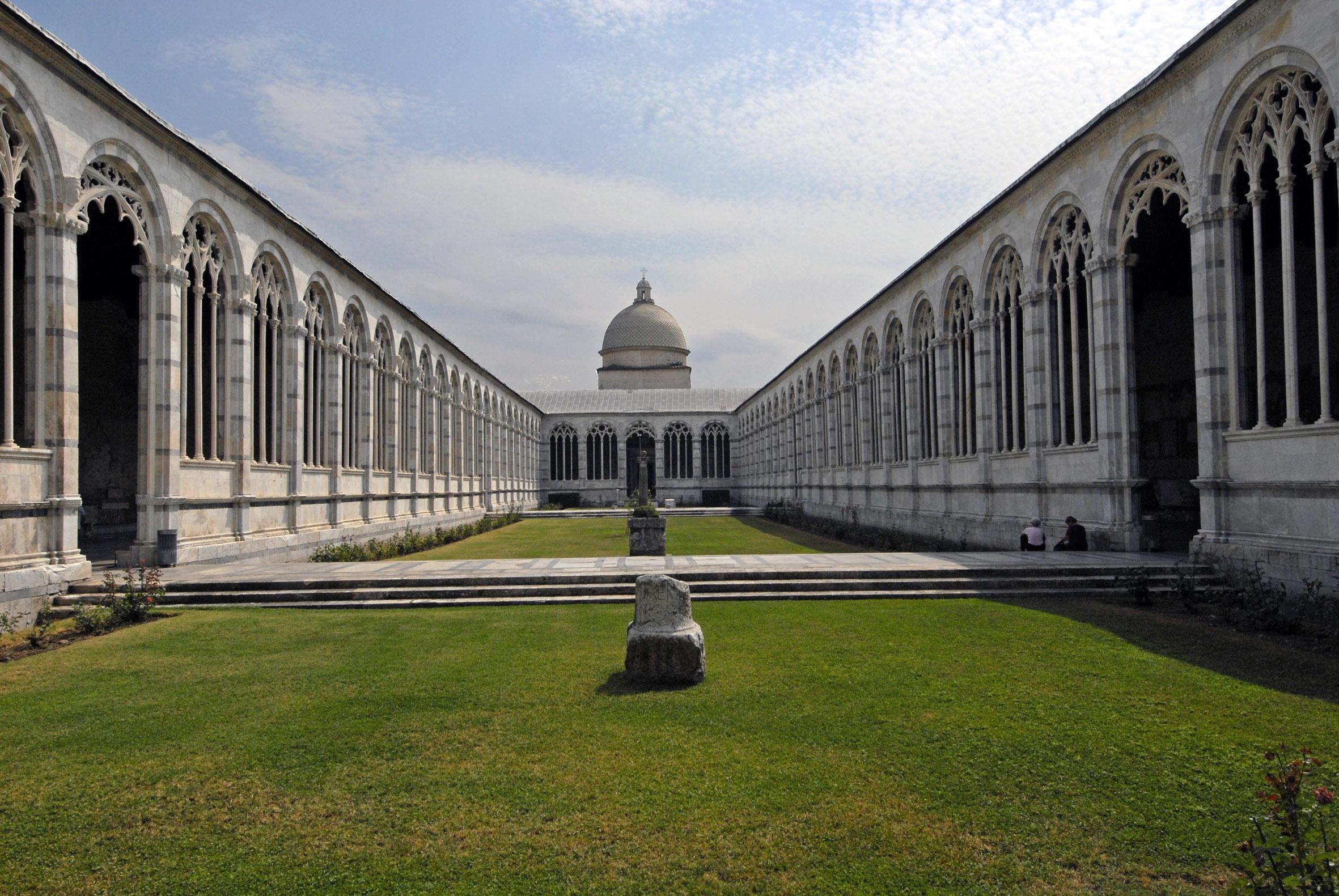 Il Camposanto monumentale in piazza dei Miracoli a Pisa