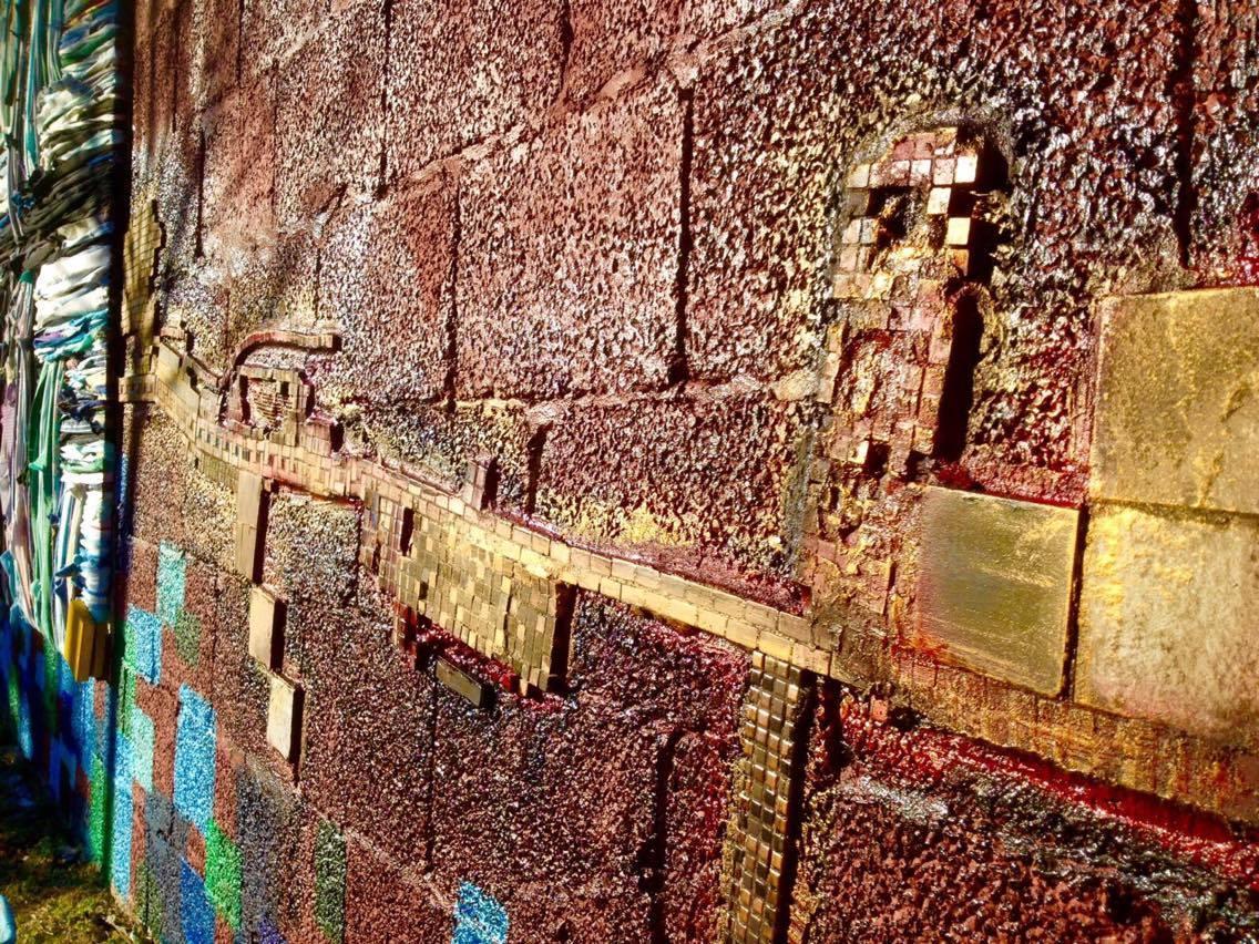 Il murale di corso Asia ad Assemini realizzato da Rosaria Straffalaci