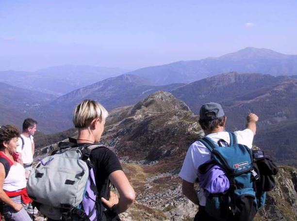 Escursionisti che fanno trekking (foto d'archivio)