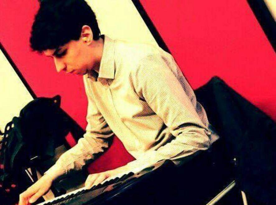 Musicista morto a 32 anni, l’ipotesi dell’autopsia: soffocato dal cibo 