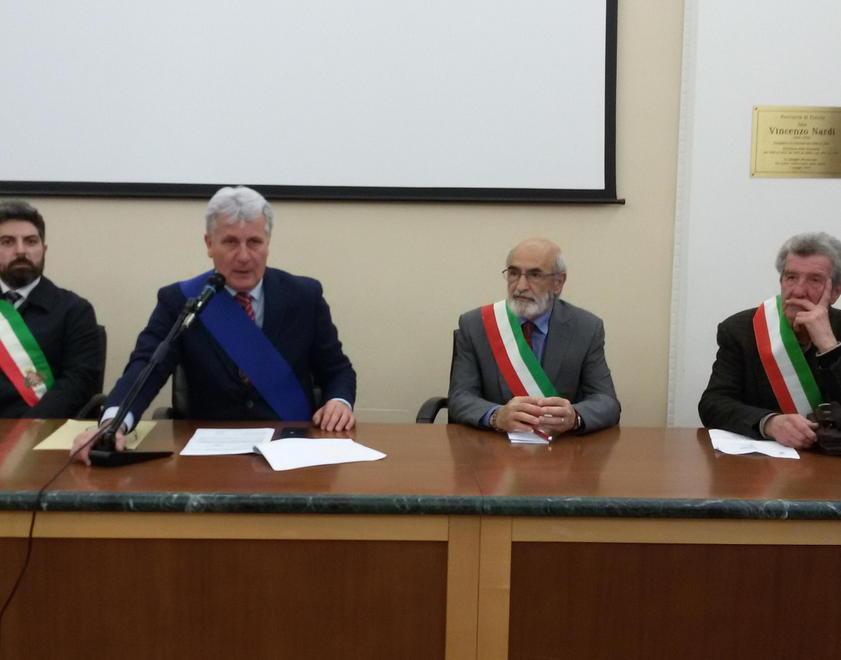 Rinaldo Vanni con i rappresentanti dei Comuni