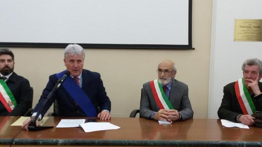Rinaldo Vanni con i rappresentanti dei Comuni