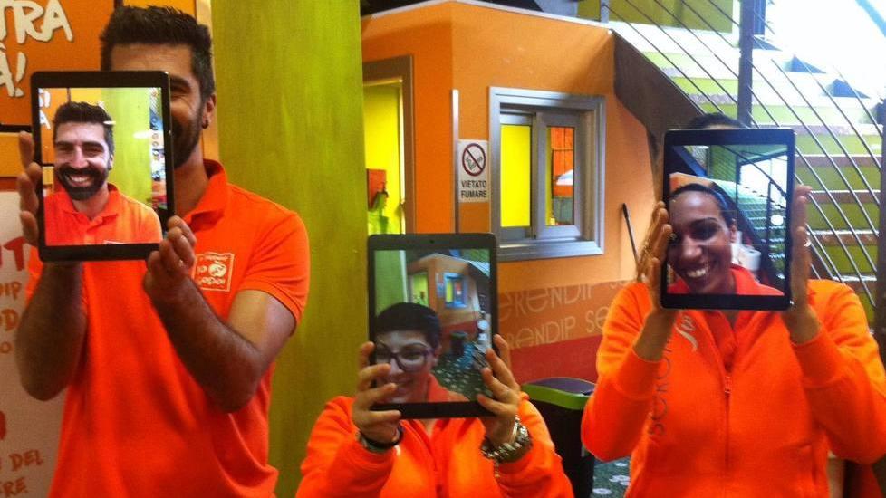 Il cliente fa l’insegnante in palestra