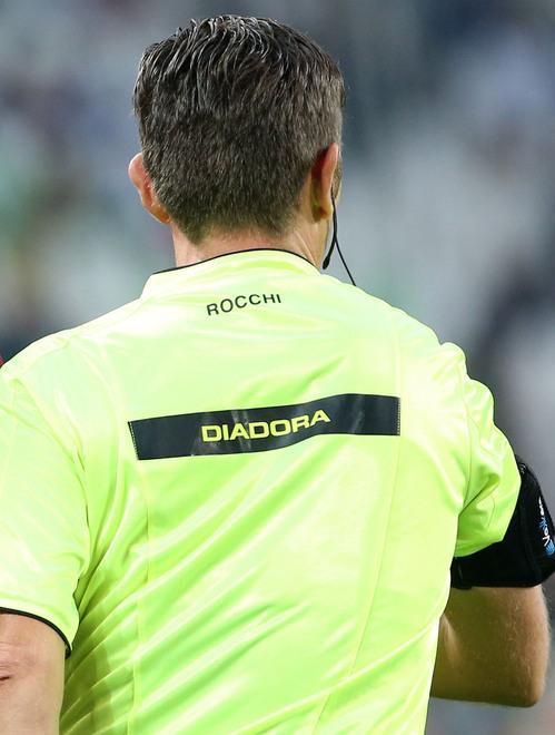 Gara quasi finita, l’arbitro la sospende 