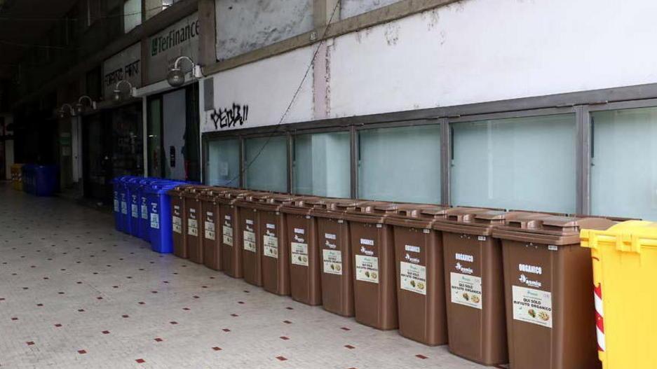 Troppi bidoni in galleria, scatta la protesta