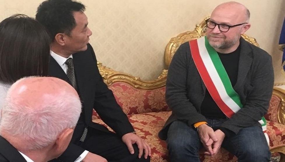 Il colosso cinese si presenta e bussa a Comune e Authority 