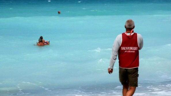 Spiagge sicure, in postazione anche i vigili del fuoco