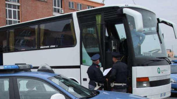 Salta la gita di scuola il pullman e l’autista non sono in regola