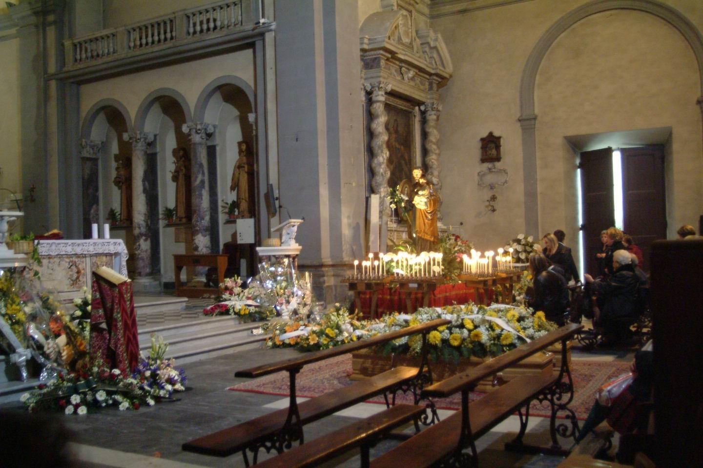 L'interno della chiesa di Santa Maria Lauretana in una foto d'archivio