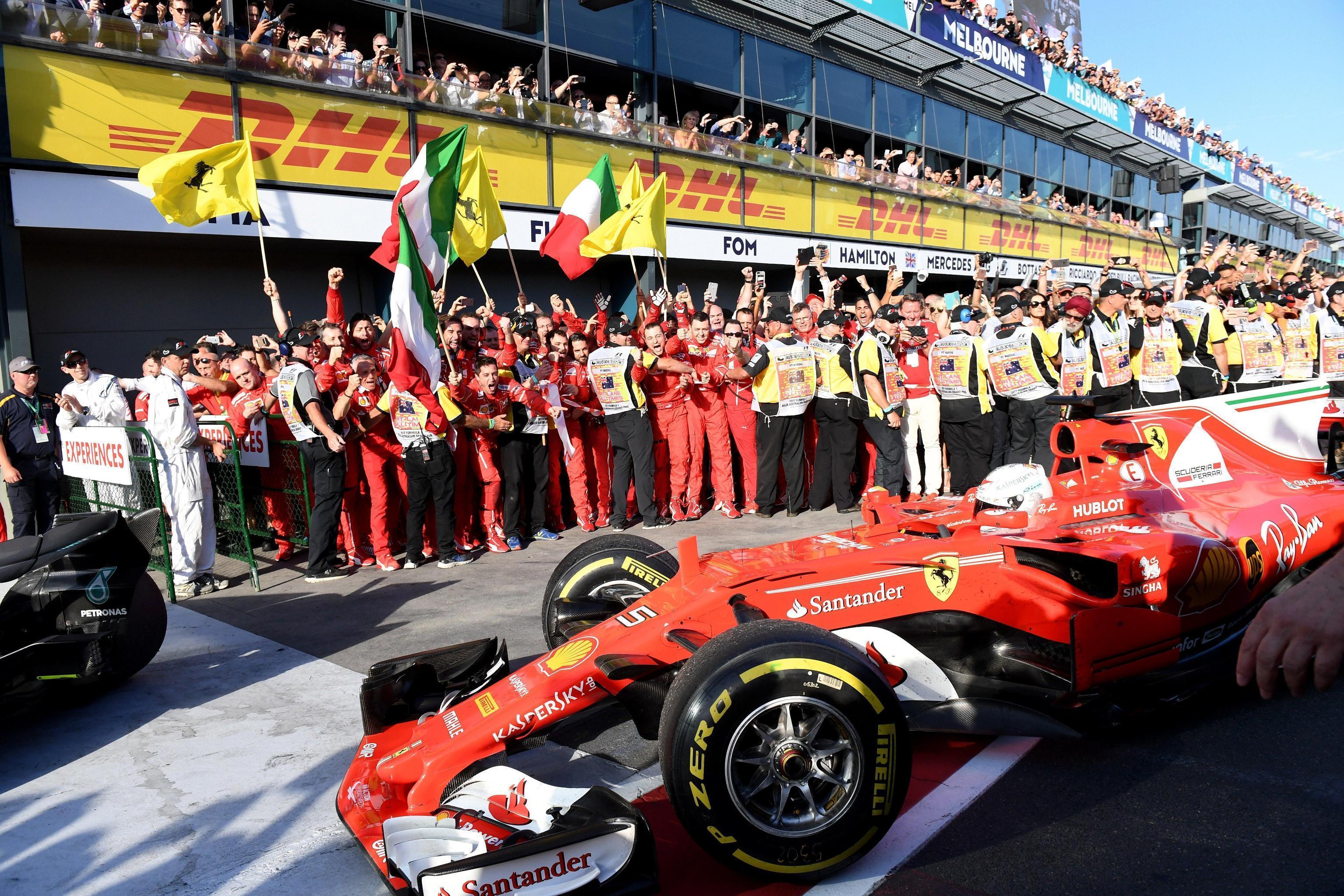 Formula 1: la Ferrari di Vettel trionfa al Gp d'Australia "Questa è per noi, questa è per Maranello" 