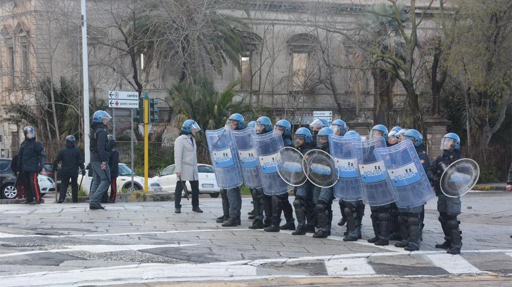 Ultras cagliaritani scatenati a Sassari, Giulini convocato in prefettura il 6 aprile