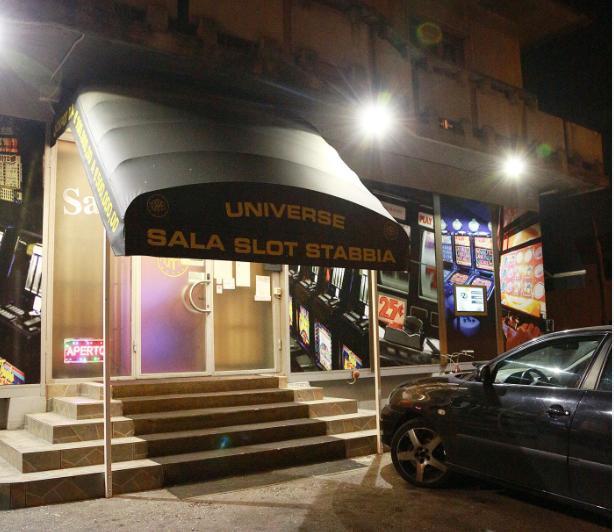 Assalto all'alba alla sala slot: colpo di 18.000 euro