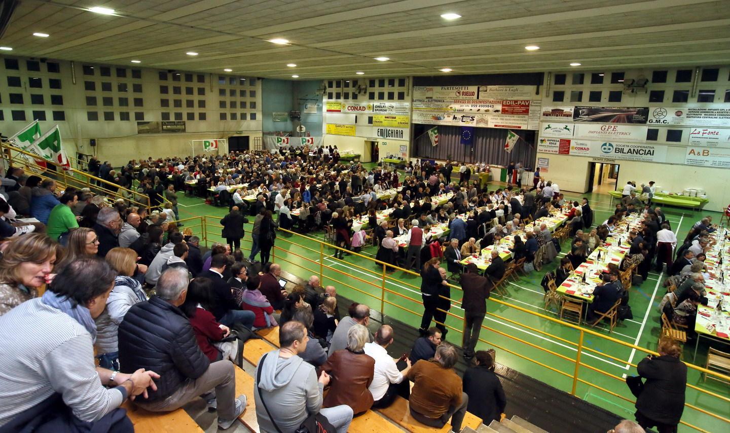 La cena dei 500 per la volata di Renzi 
